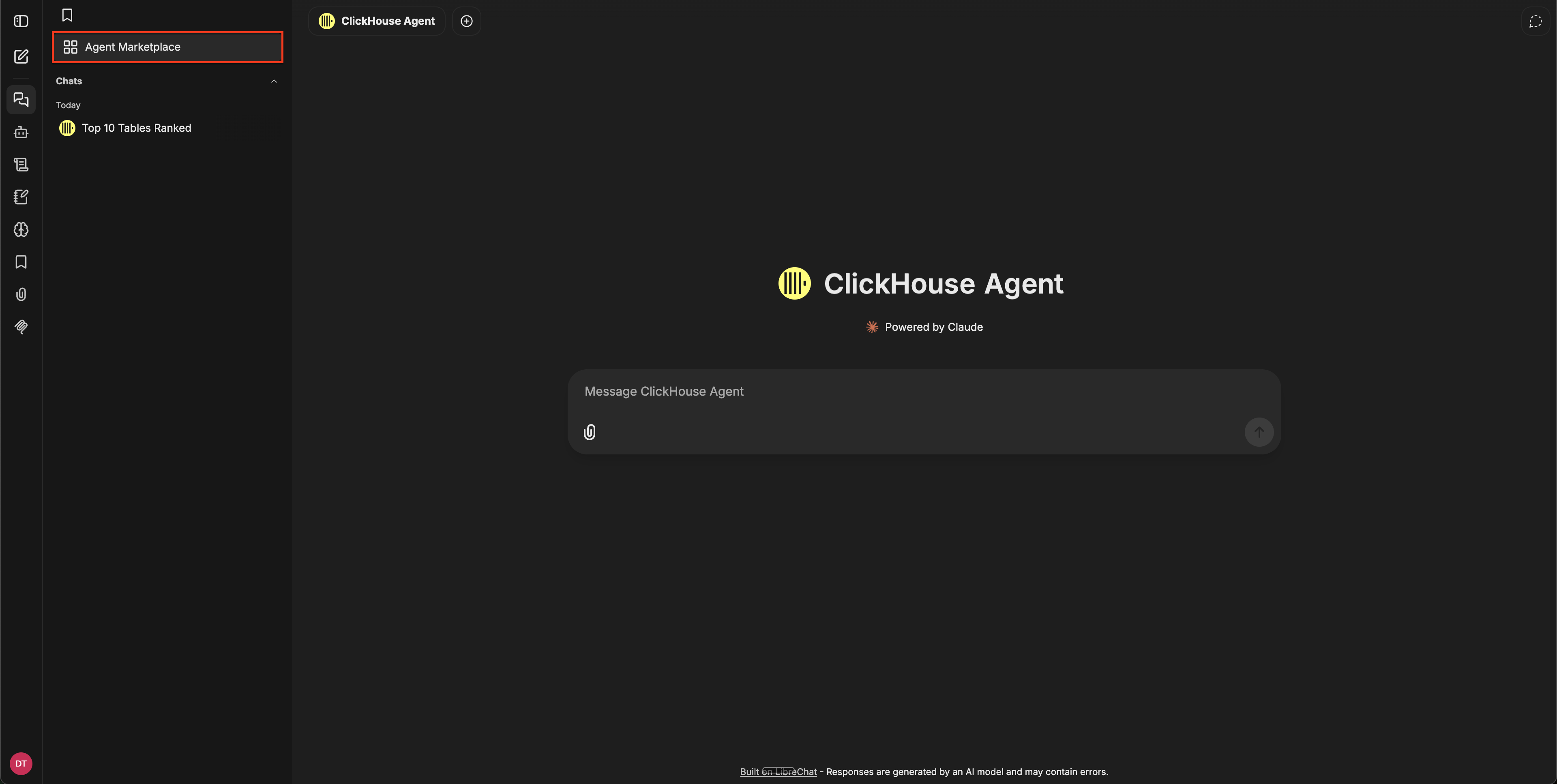 Интерфейс чата с выделенным пунктом Agent Marketplace на левой боковой панели